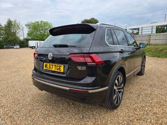VOLKSWAGEN TIGUAN 2.0 TSI R-Line SUV 5dr Petrol DSG 4Motion Euro 6 (s/s) (180 ps)