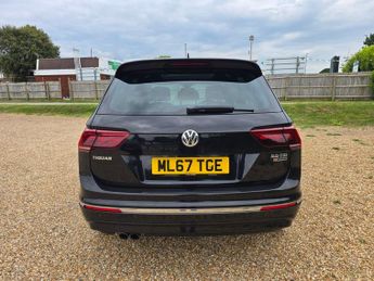 VOLKSWAGEN TIGUAN 2.0 TSI R-Line SUV 5dr Petrol DSG 4Motion Euro 6 (s/s) (180 ps)