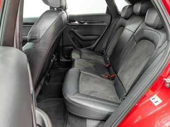 AUDI Q3 2.0 TDI Black Edition SUV 5dr Diesel S Tronic quattro Euro 6 (s/