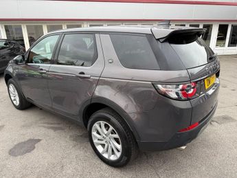 LAND ROVER DISCOVERY SPORT 2.0 TD4 SE Tech SUV 5dr Diesel Auto 4WD Euro 6 (s/s) (180 ps)