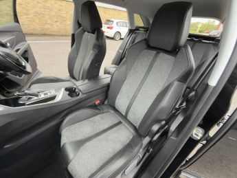 PEUGEOT 3008 1.6 BlueHDi Allure SUV 5dr Diesel EAT Euro 6 (s/s) (120 ps)