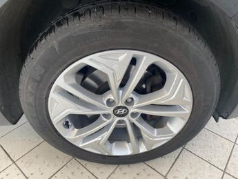 HYUNDAI SANTA FE 2.2 CRDi Premium SE SUV 5dr Diesel Auto 4WD Euro 6 (s/s) 7 Seat 