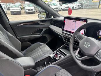 VOLKSWAGEN TIGUAN 1.5 eTSI MHEV R Black Edition SUV 5dr Petrol Hybrid DSG Euro 6 (