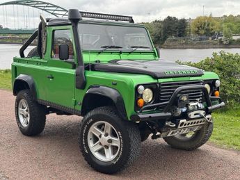 Land Rover Defender 2.4 TDCi Pickup 2dr Diesel Manual 4WD SWB Euro 4 (122 bhp)