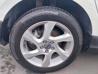 VOLVO V40 CROSS COUNTRY 1.6 D2 Lux Hatchback 5dr Diesel Powershift Euro 5 (s/s) (115 ps)
