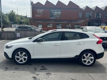 VOLVO V40 CROSS COUNTRY 1.6 D2 Lux Hatchback 5dr Diesel Powershift Euro 5 (s/s) (115 ps)