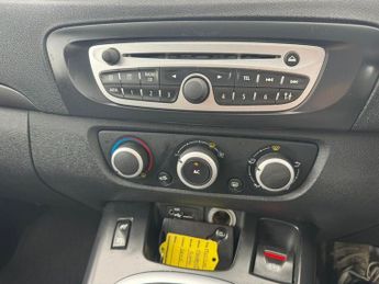 RENAULT SCENIC 1.5 dCi Dynamique TomTom MPV 5dr Diesel Manual Euro 5 (110 ps)