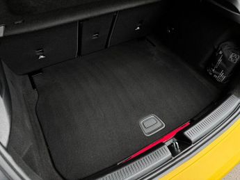 MERCEDES-BENZ A-CLASS 2.0 A35h MHEV AMG (Premium) Hatchback 5dr Petrol Hybrid 7G-DCT 4
