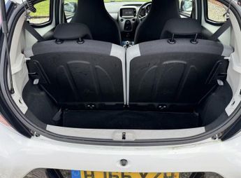 TOYOTA AYGO 1.0 VVT-i x-play Hatchback 5dr Petrol x-shift Euro 5 Euro 5 (68 
