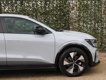 RENAULT MEGANE E-TECH 60kWh equilibre Hatchback 5dr Electric Auto (optimum charge) (22