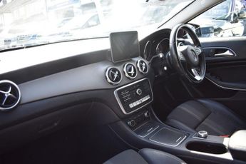 MERCEDES-BENZ GLA CLASS 1.6 GLA180 GPF Urban Edition SUV 5dr Petrol 7G-DCT Euro 6 | 2 KE