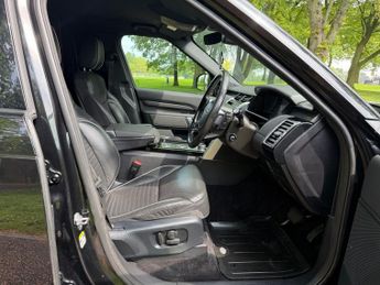 LAND ROVER DISCOVERY 3.0 SD V6 HSE SUV 5dr Diesel Auto 4WD Euro 6 (s/s) (306 ps)