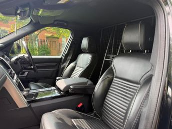 LAND ROVER DISCOVERY 3.0 SD V6 HSE SUV 5dr Diesel Auto 4WD Euro 6 (s/s) (306 ps)