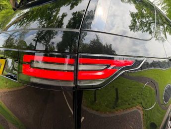 LAND ROVER DISCOVERY 3.0 SD V6 HSE SUV 5dr Diesel Auto 4WD Euro 6 (s/s) (306 ps)