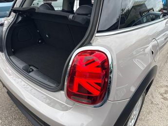 MINI HATCH 1.5 Cooper Classic Hatchback 3dr Petrol Steptronic Euro 6 (s/s) 