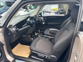 MINI HATCH 1.5 Cooper Classic Hatchback 3dr Petrol Steptronic Euro 6 (s/s) 