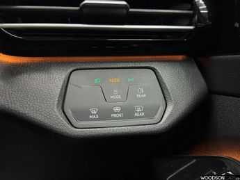 VOLKSWAGEN ID.4 Pure 52kWh Life SUV 5dr Electric Auto (148 ps)