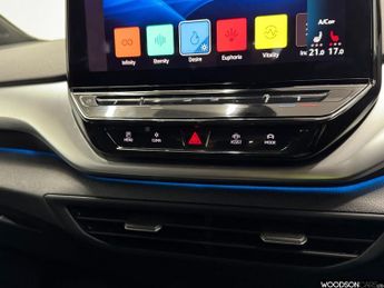 VOLKSWAGEN ID.4 Pure 52kWh Life SUV 5dr Electric Auto (148 ps)