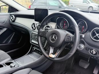 MERCEDES-BENZ GLA 1.6 GLA200 Urban Edition SUV 5dr Petrol 7G-DCT Euro 6 (s/s) (156