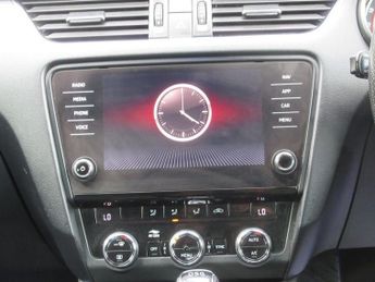 SKODA OCTAVIA 2.0 TDI vRS Estate 5dr Diesel DSG Euro 6 (s/s) (184 ps)