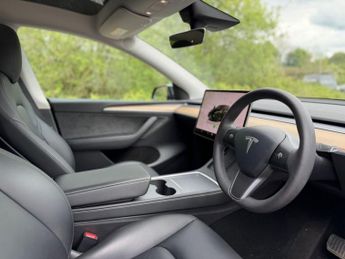 TESLA MODEL Y (Dual Motor) Long Range SUV 5dr Electric Auto 4WDE (384 bhp)