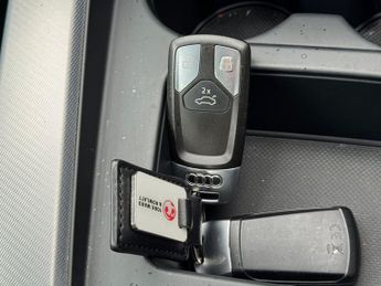 AUDI A4 2.0 TDI 35 Sport Saloon Diesel S Tronic Mythos Black Euro 6 (s/s