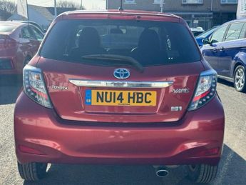 TOYOTA YARIS 1.5 VVT-h Icon Plus Hatchback 5dr Petrol Hybrid CVT Euro 5 (101 