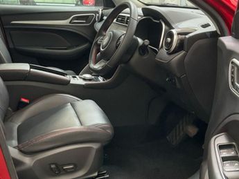 MG MG ZS 72.6kWh Trophy Connect Long Range SUV 5dr Electric Auto (156 ps)