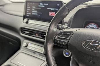 HYUNDAI KONA 39kWh Premium SUV 5dr Electric Auto (10.5kW Charger) (136 ps)