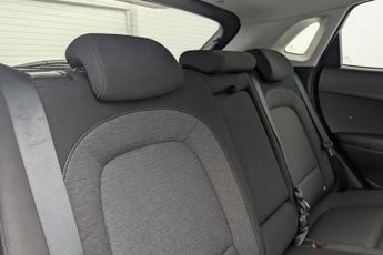 HYUNDAI KONA 39kWh Premium SUV 5dr Electric Auto (10.5kW Charger) (136 ps)