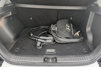 HYUNDAI KONA 39kWh Premium SUV 5dr Electric Auto (10.5kW Charger) (136 ps)