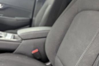 HYUNDAI KONA 39kWh Premium SUV 5dr Electric Auto (10.5kW Charger) (136 ps)