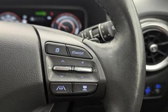 HYUNDAI KONA 39kWh Premium SUV 5dr Electric Auto (10.5kW Charger) (136 ps)