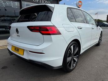 VOLKSWAGEN GOLF 2.0 TDI GTD Hatchback 5dr Diesel DSG Euro 6 (s/s) (200 ps) * HUG