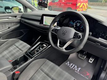VOLKSWAGEN GOLF 2.0 TDI GTD Hatchback 5dr Diesel DSG Euro 6 (s/s) (200 ps) * HUG
