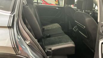 VOLKSWAGEN TIGUAN ALLSPACE 2.0 TDI SEL SUV 5dr Diesel DSG 4Motion Euro 6 (s/s) (150 ps)