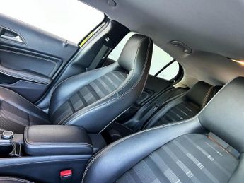 MERCEDES-BENZ GLA 1.6 GLA180 Urban Edition SUV 5dr Petrol 7G-DCT Euro 6 (s/s) (122