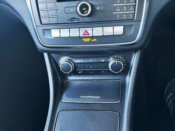 MERCEDES-BENZ GLA 1.6 GLA180 Urban Edition SUV 5dr Petrol 7G-DCT Euro 6 (s/s) (122