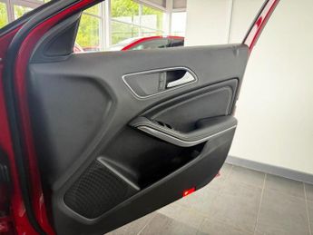 MERCEDES-BENZ GLA 1.6 GLA180 GPF Urban Edition SUV 5dr Petrol 7G-DCT Euro 6 (s/s) 