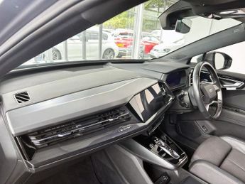 AUDI Q4 E-TRON 40 S line SUV 5dr Electric Auto 82kWh (204 ps) 1 OWNER!