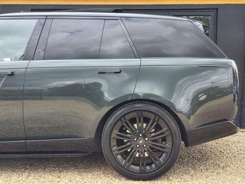 LAND ROVER RANGE ROVER 3.0 P400 MHEV SE SUV 5dr Petrol Auto 4WD Euro 6 (s/s) (400 ps)