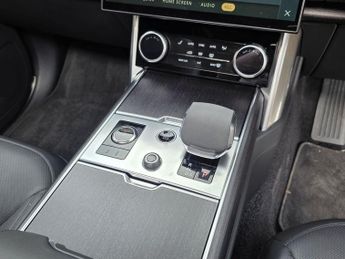 LAND ROVER RANGE ROVER 3.0 P400 MHEV SE SUV 5dr Petrol Auto 4WD Euro 6 (s/s) (400 ps)