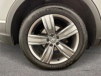 VOLKSWAGEN TIGUAN 2.0 TDI SEL SUV 5dr Diesel DSG 4Motion Euro 6 (s/s) (150 ps)