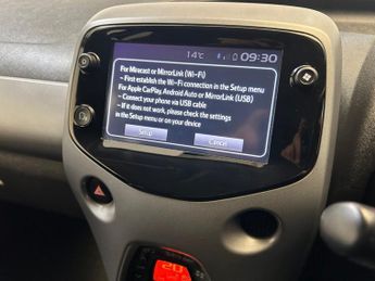 TOYOTA AYGO 1.0 VVT-i x-trend Hatchback 5dr Petrol Manual Euro 6 (71 ps)