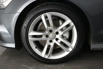 AUDI A6 AVANT 2.0 TDI ultra S line Estate 5dr Diesel S Tronic Euro 6 (s/s) (19