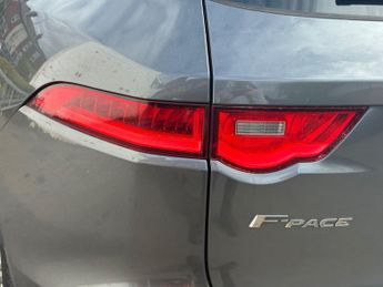 JAGUAR F-PACE 2.0 D180 Prestige SUV 5dr Diesel Auto AWD Euro 6 (s/s) (180 ps)