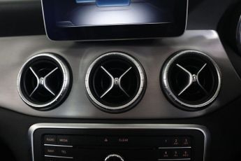 MERCEDES-BENZ CLA 1.6 CLA200 AMG Line Night Edition (Plus) Shooting Brake 7G-DCT E