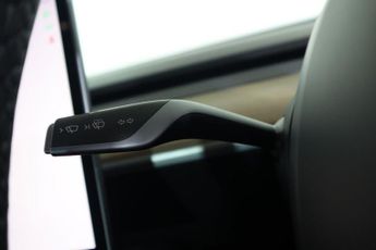 TESLA Model 3 Standard Range Plus Auto RWD 4dr