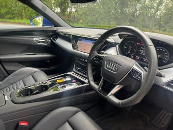 AUDI E-TRON GT 93.4kWh Saloon 4dr Electric Auto quattro (476 ps)