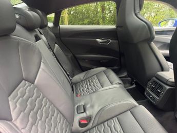 AUDI E-TRON GT 93.4kWh Saloon 4dr Electric Auto quattro (476 ps)
